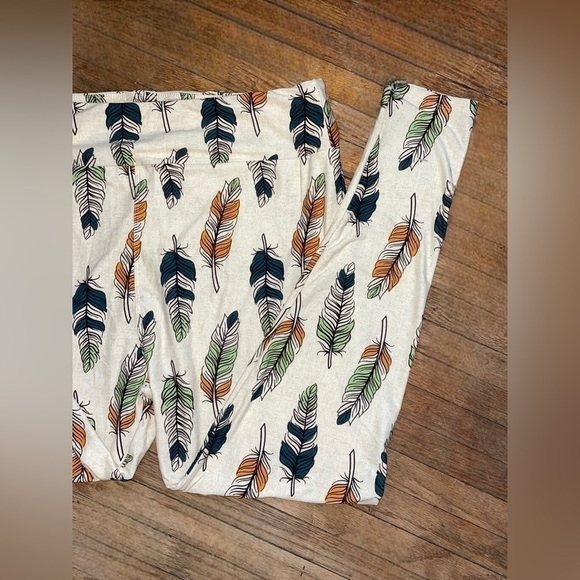 LuLaRoe TC2 Feathers Leggings • Unicorn Collection • Native Tribal •Adult 18-26+ - Picture 9 of 16